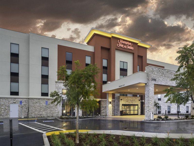 Hampton Inn & Suites Santa Maria Екстер'єр фото